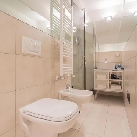 Suite Leopoldo By Rentallcomo Apartamento