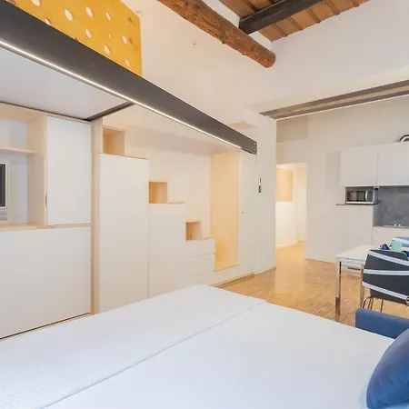 Suite Leopoldo By Rentallcomo Apartamento