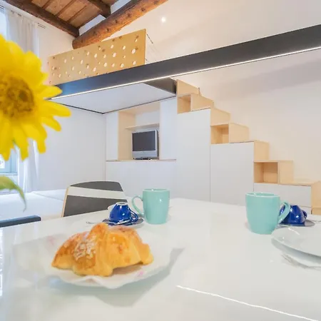 Suite Leopoldo By Rentallcomo Apartamento Como