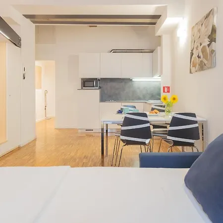 Suite Leopoldo By Rentallcomo Apartamento *